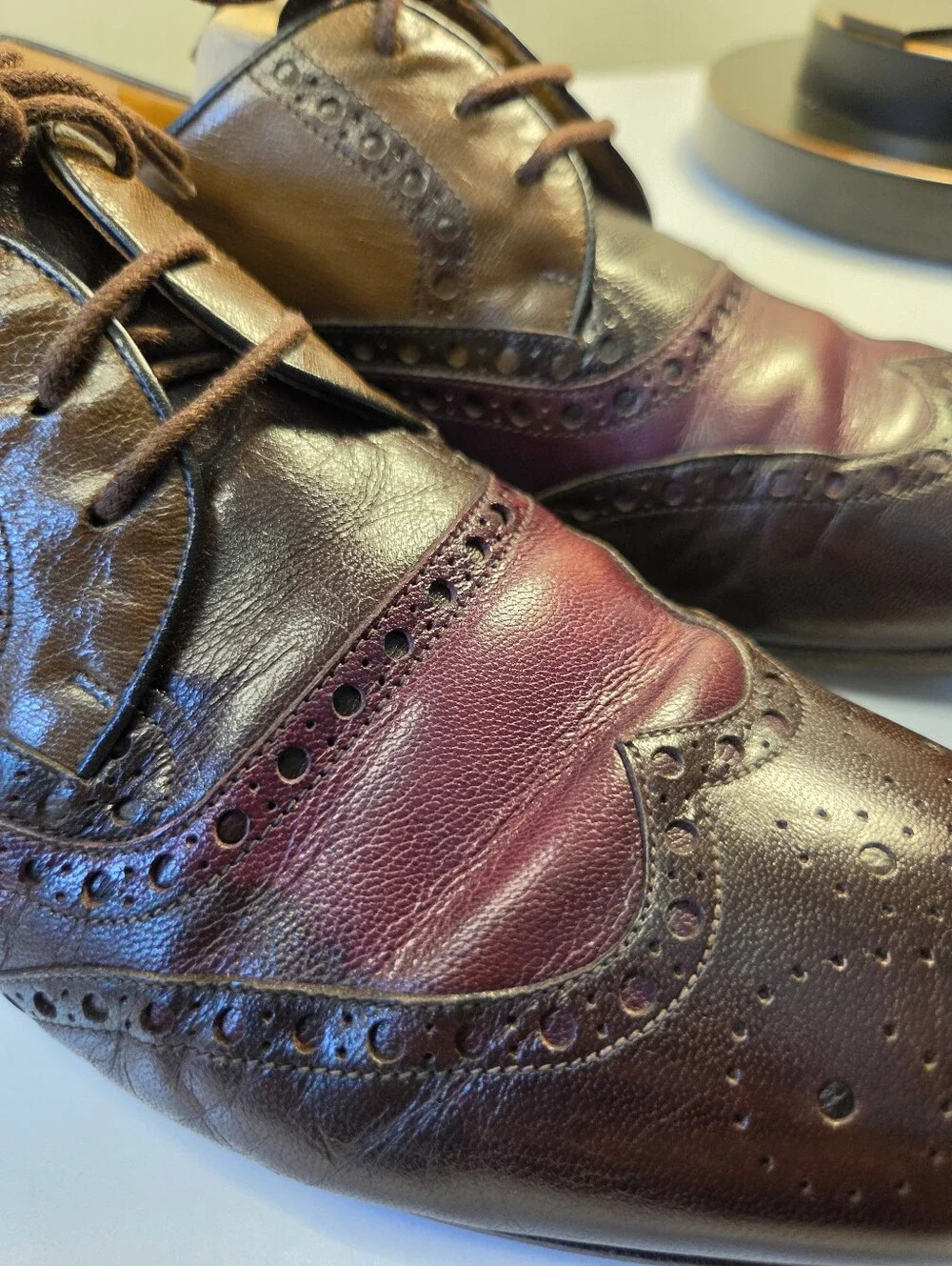 GUCCI Mens Two-Tone Brown and Burgundy Wingtip Dress Shoes Size 40